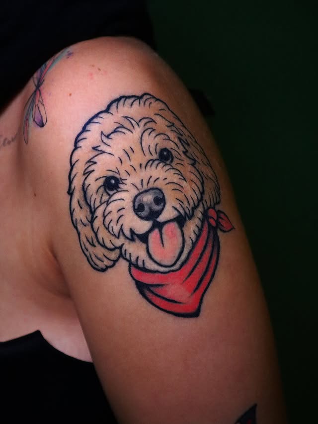 tatuaje retrato de perro en brazo estilo ilustrativo